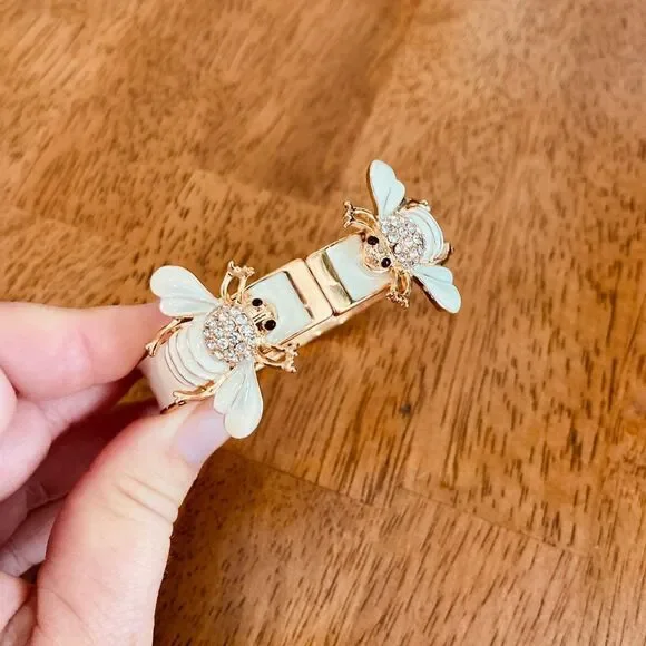 Gold Tone White Enamel Bee Bangle Bracelet Crystal Rhinestone Insect Statement - Picture 7 of 12